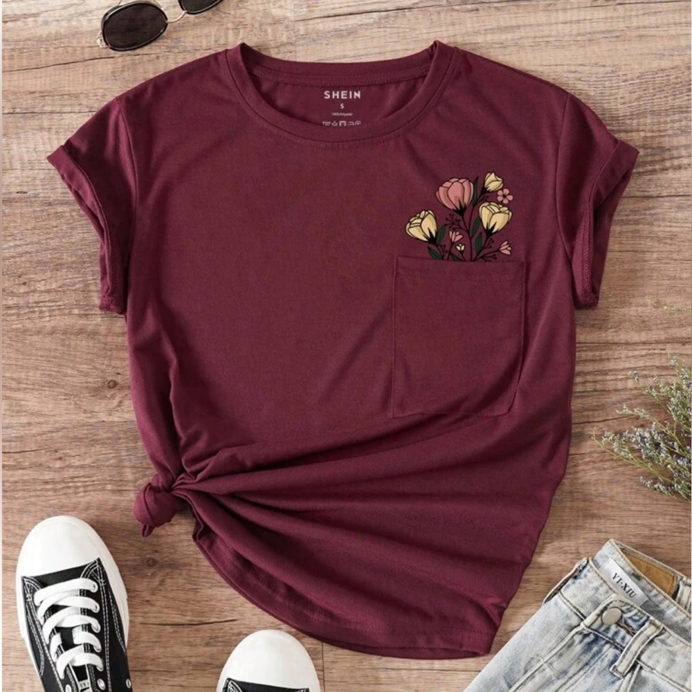 INAWLY Floral Print Pocket Patched Tee
Graphic Tees Women Tops